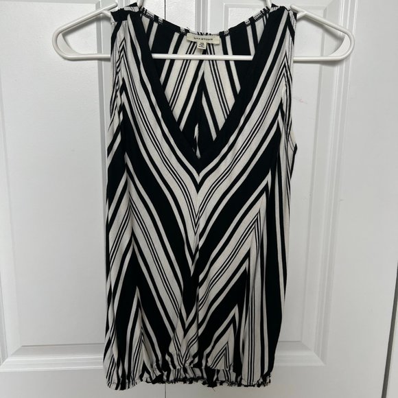 Sleeveless blouse, Sixe XS - Picture 1 of 2